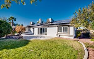 The Regal Estate with a Pool - Las Vegas, Nevada