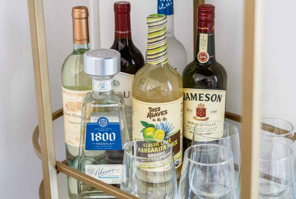 Peaceful Pueblo Modern Oasis | Spa + Game Room - Joshua Tree, California