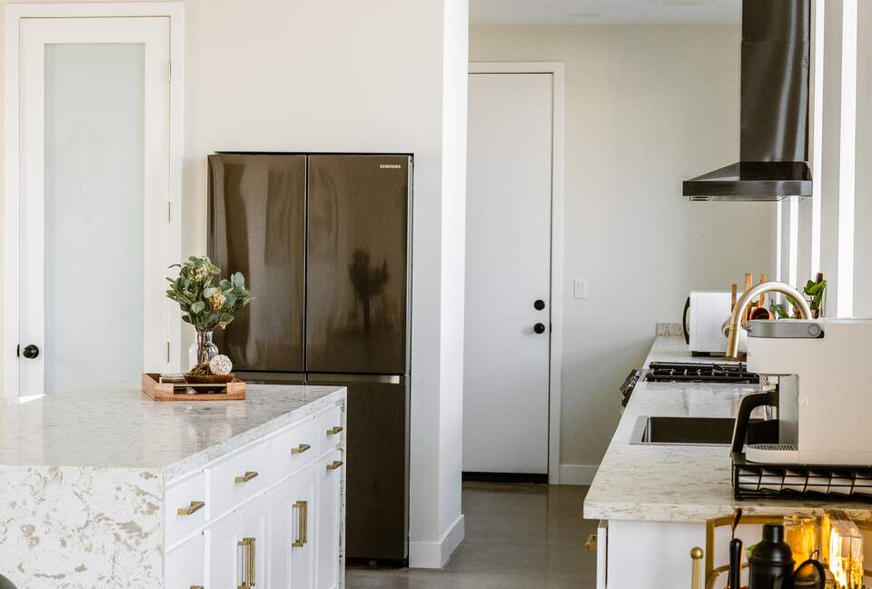 Peaceful Pueblo Modern Oasis | Spa + Game Room - Joshua Tree, California