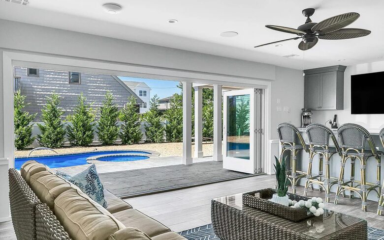 Stunning Ocean Ave Beach House | With pool and bonus rooms - Mantoloking, New Jersey