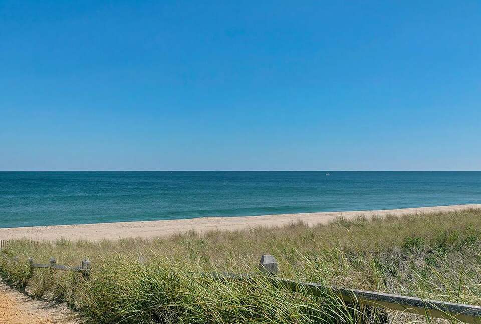 Stunning Ocean Ave Beach House | With pool and bonus rooms - Mantoloking, New Jersey