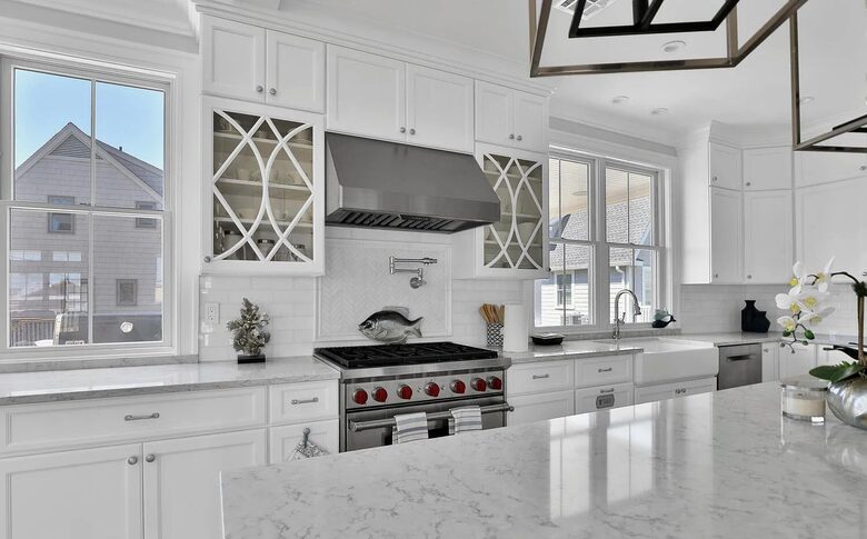 Stunning Ocean Ave Beach House | With pool and bonus rooms - Mantoloking, New Jersey