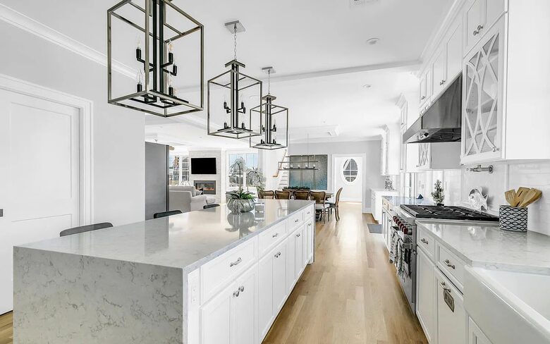 Stunning Ocean Ave Beach House | With pool and bonus rooms - Mantoloking, New Jersey