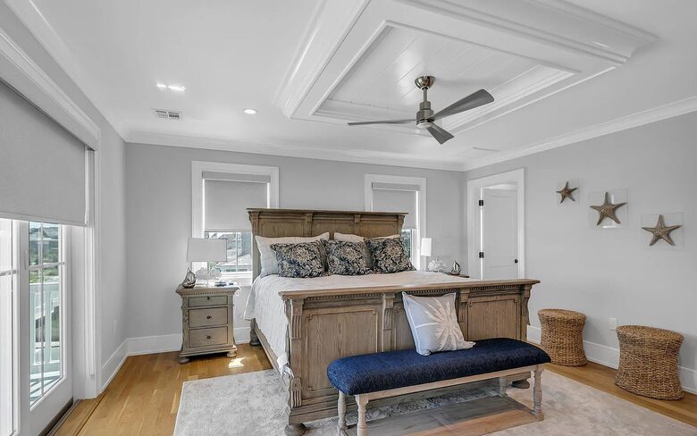 Stunning Ocean Ave Beach House | With pool and bonus rooms - Mantoloking, New Jersey