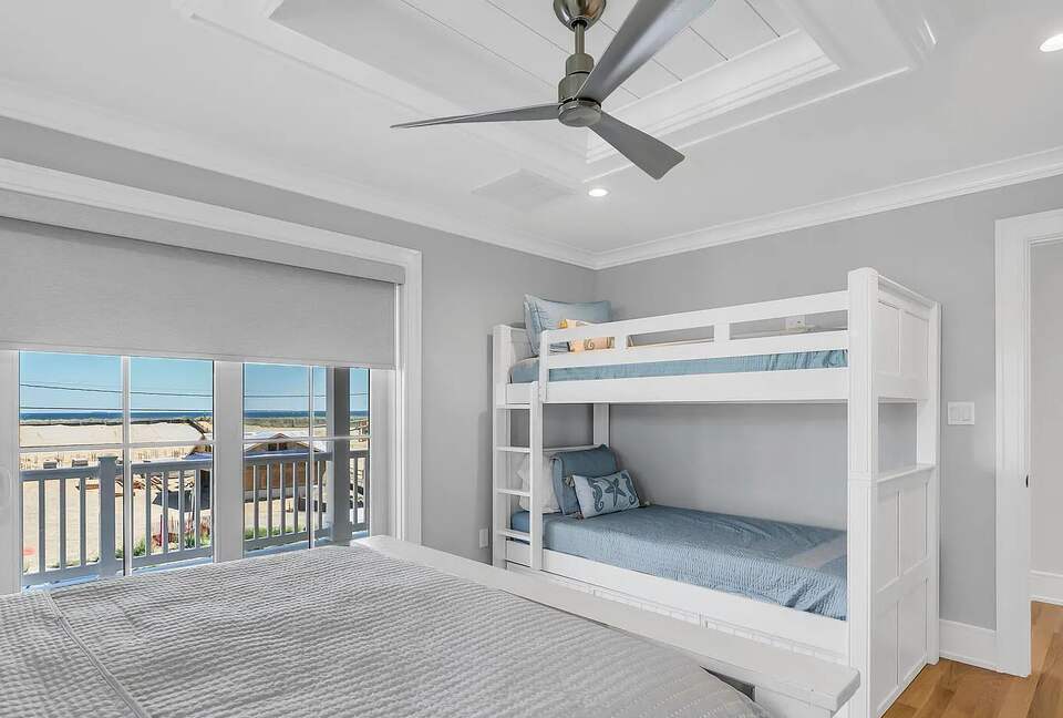 Stunning Ocean Ave Beach House | With pool and bonus rooms - Mantoloking, New Jersey