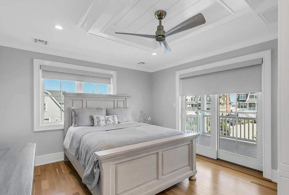 Stunning Ocean Ave Beach House | With pool and bonus rooms - Mantoloking, New Jersey