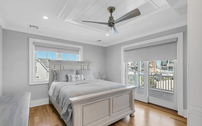 Stunning Ocean Ave Beach House | With pool and bonus rooms - Mantoloking, New Jersey