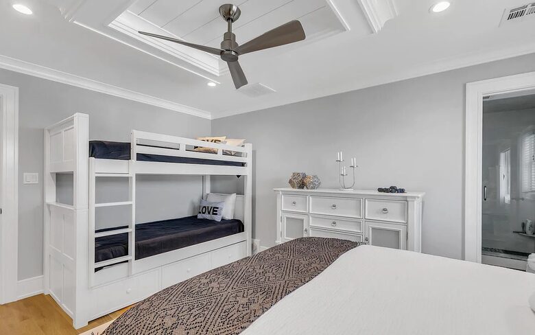 Stunning Ocean Ave Beach House | With pool and bonus rooms - Mantoloking, New Jersey