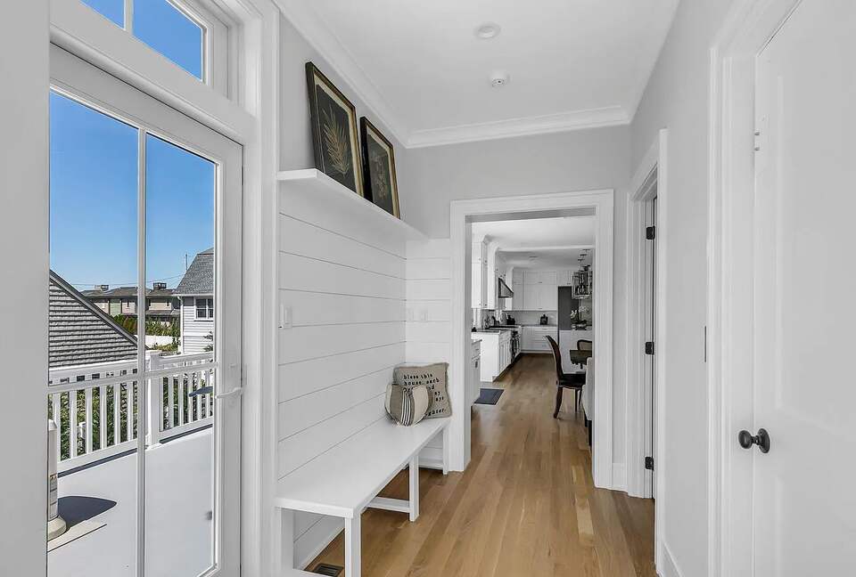 Stunning Ocean Ave Beach House | With pool and bonus rooms - Mantoloking, New Jersey