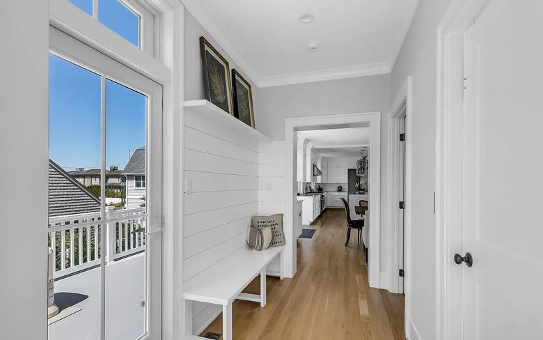 Stunning Ocean Ave Beach House | With pool and bonus rooms - Mantoloking, New Jersey