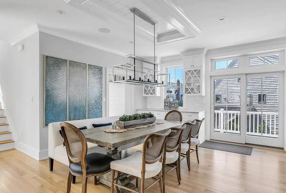 Stunning Ocean Ave Beach House | With pool and bonus rooms - Mantoloking, New Jersey