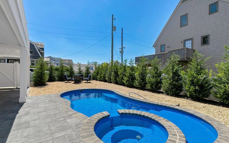 Stunning Ocean Ave Beach House | With pool and bonus rooms - Mantoloking, New Jersey