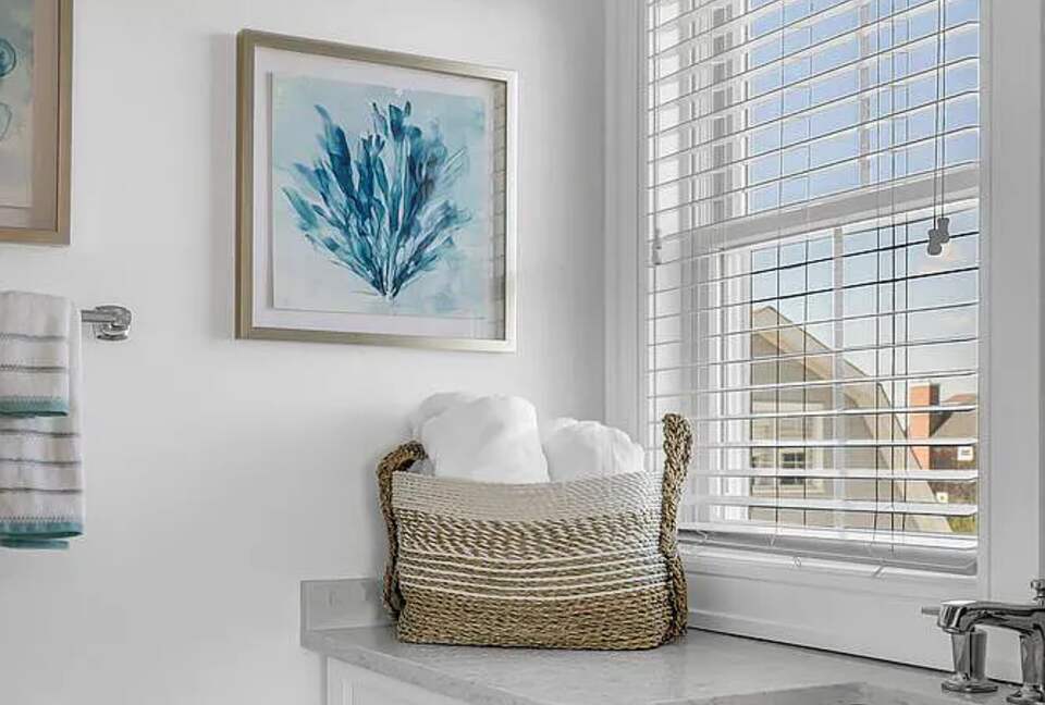 Stunning Ocean Ave Beach House | With pool and bonus rooms - Mantoloking, New Jersey