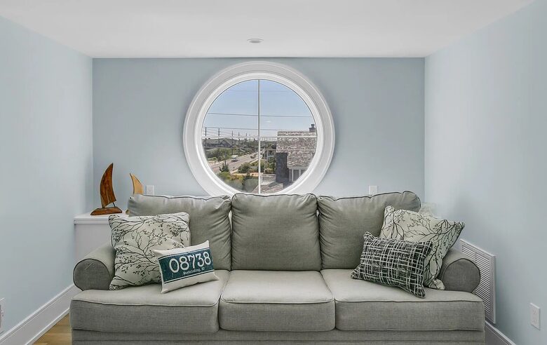 Stunning Ocean Ave Beach House | With pool and bonus rooms - Mantoloking, New Jersey