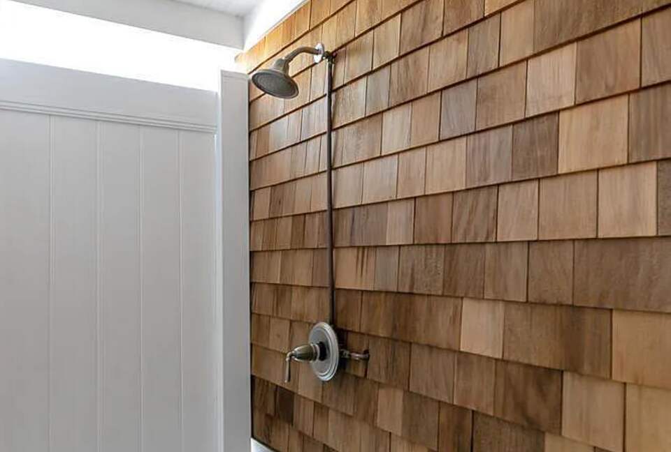 Stunning Ocean Ave Beach House | With pool and bonus rooms - Mantoloking, New Jersey