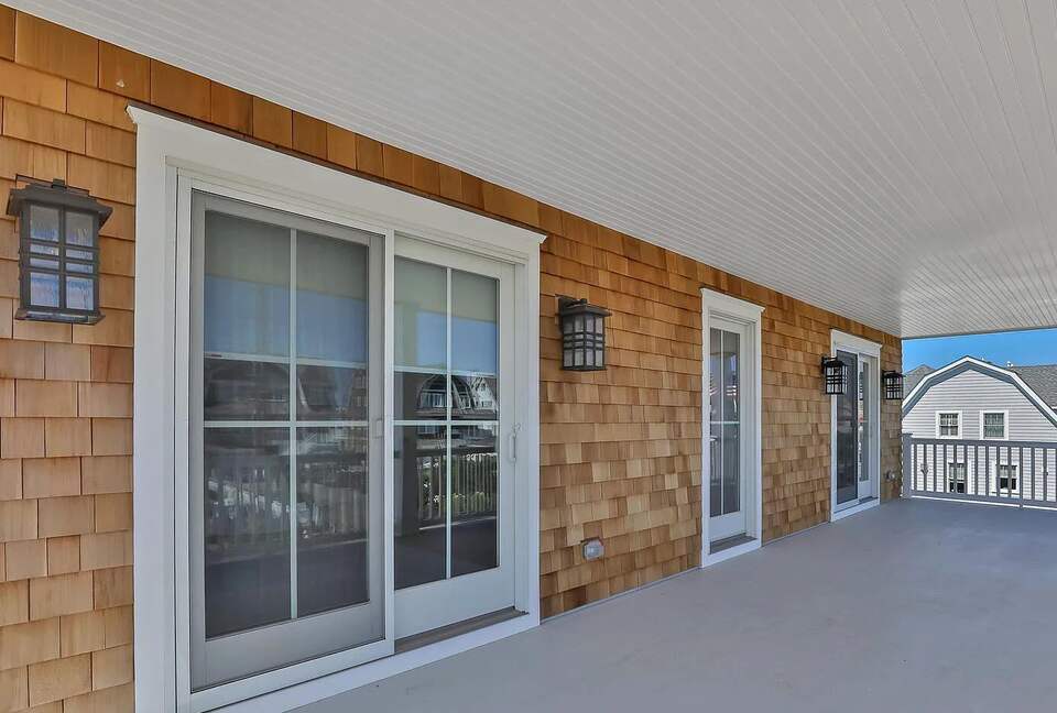 Stunning Ocean Ave Beach House | With pool and bonus rooms - Mantoloking, New Jersey