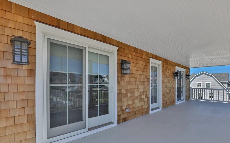 Stunning Ocean Ave Beach House | With pool and bonus rooms - Mantoloking, New Jersey