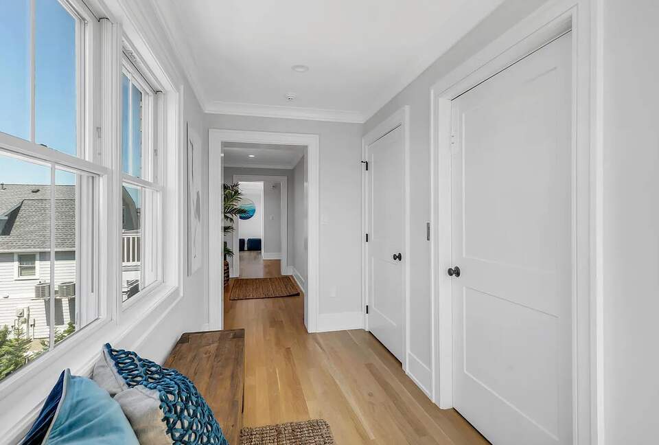 Stunning Ocean Ave Beach House | With pool and bonus rooms - Mantoloking, New Jersey