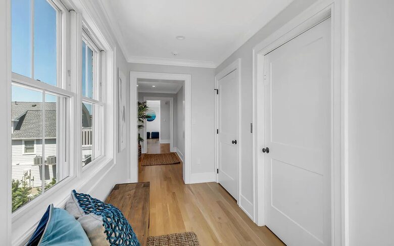 Stunning Ocean Ave Beach House | With pool and bonus rooms - Mantoloking, New Jersey