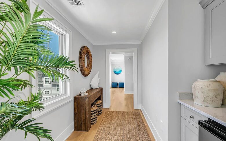 Stunning Ocean Ave Beach House | With pool and bonus rooms - Mantoloking, New Jersey