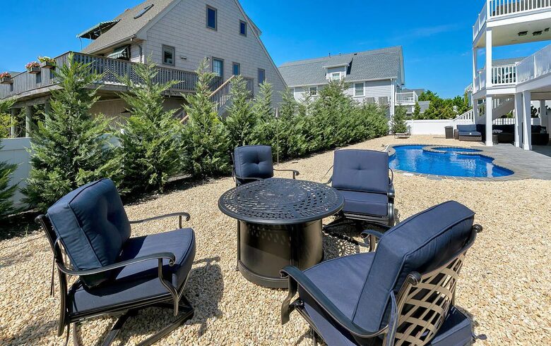 Stunning Ocean Ave Beach House | With pool and bonus rooms - Mantoloking, New Jersey