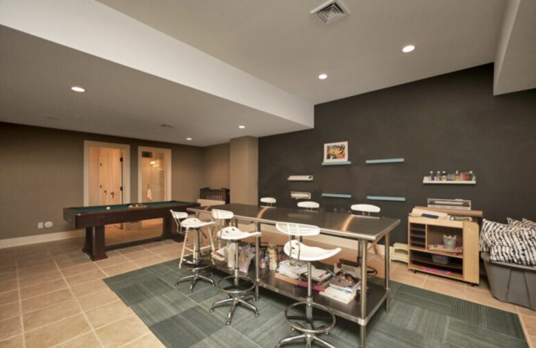 Windmill Manor - Water Mill, New York