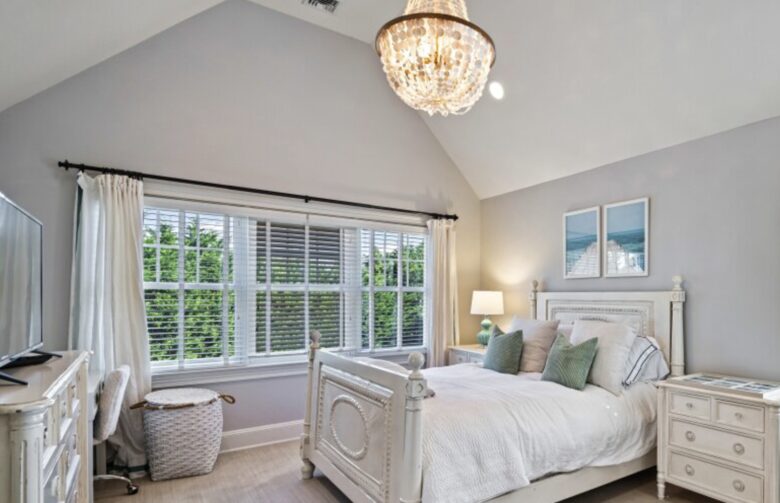 Windmill Manor - Water Mill, New York