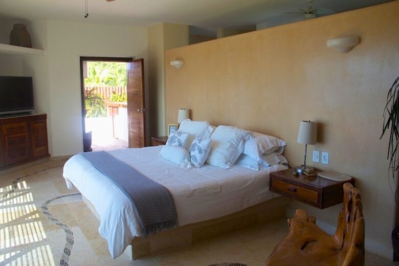 La Pintadita - IXTAPA, ZIHUATANEJO, Mexico