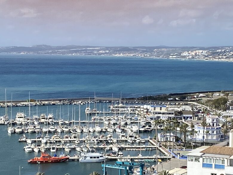 Beautiful, contemporary apartment overlooking Estepona - Estepona, Spain