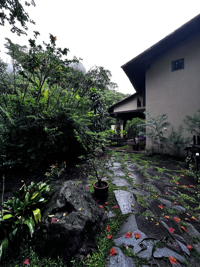 Modern Mexican | Meditarrean style with a Pickleball court, outdoor activities & near cultural sites - Malinalco, Mexico