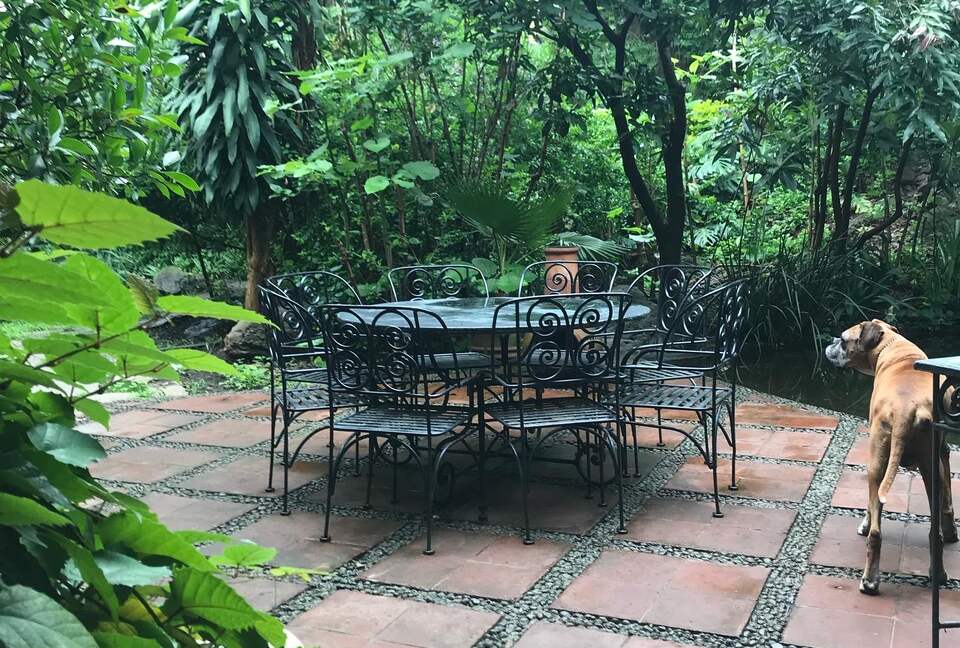 Modern Mexican | Meditarrean style with a Pickleball court, outdoor activities & near cultural sites - Malinalco, Mexico