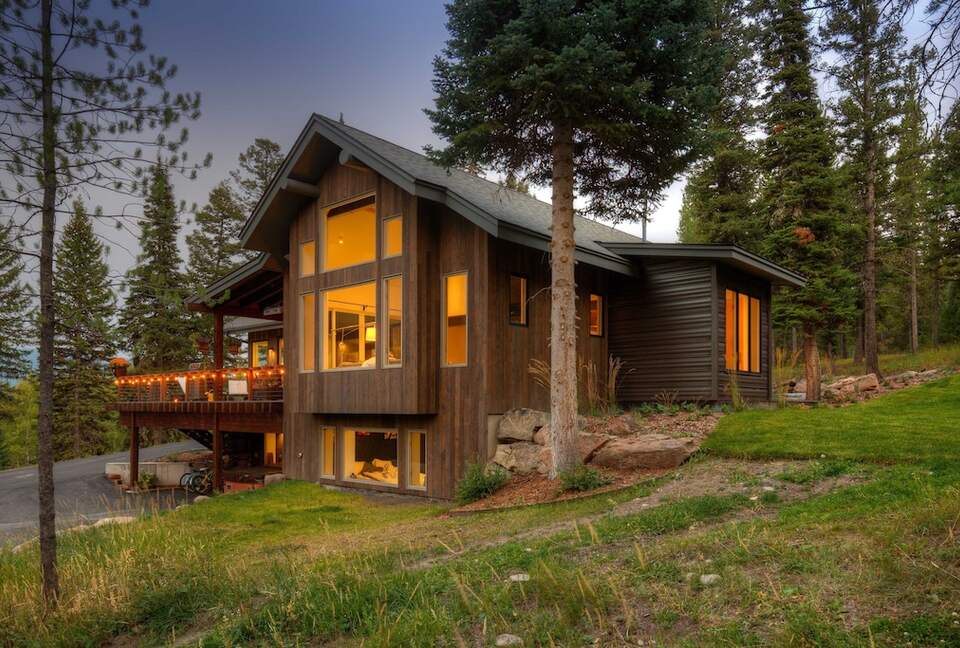 Modern Mountain Retreat with Stunning Views + Amenities Galore - Big Sky, Montana