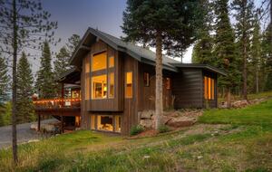 Modern Mountain Retreat with Stunning Views + Amenities Galore - Big Sky, Montana