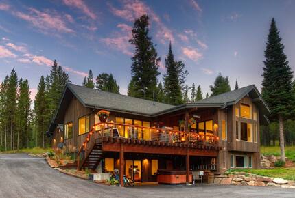 Modern Mountain Retreat with Stunning Views + Amenities Galore - Big Sky, Montana