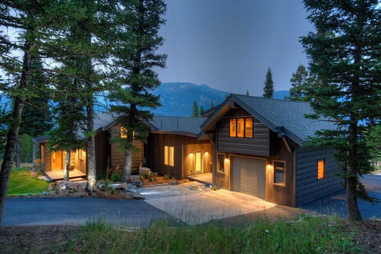 Modern Mountain Retreat with Stunning Views + Amenities Galore - Big Sky, Montana