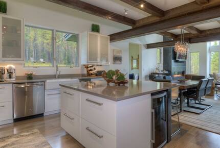 Modern Mountain Retreat with Stunning Views + Amenities Galore - Big Sky, Montana