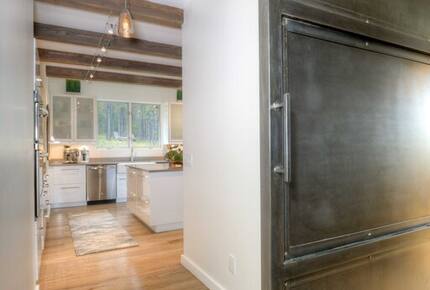 Modern Mountain Retreat with Stunning Views + Amenities Galore - Big Sky, Montana