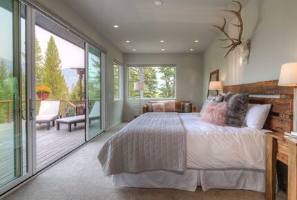 Modern Mountain Retreat with Stunning Views + Amenities Galore - Big Sky, Montana