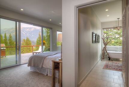 Modern Mountain Retreat with Stunning Views + Amenities Galore - Big Sky, Montana