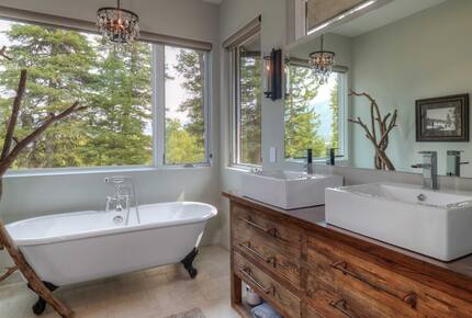 Modern Mountain Retreat with Stunning Views + Amenities Galore - Big Sky, Montana