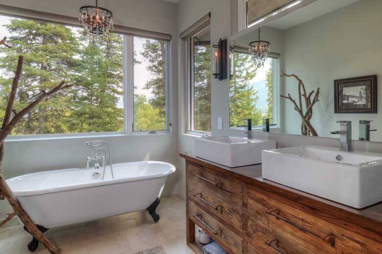 Modern Mountain Retreat with Stunning Views + Amenities Galore - Big Sky, Montana