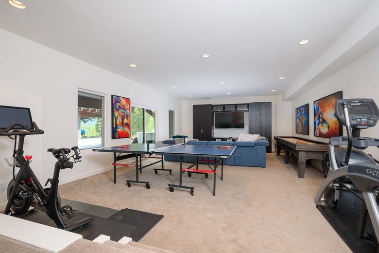 Modern Mountain Retreat with Stunning Views + Amenities Galore - Big Sky, Montana