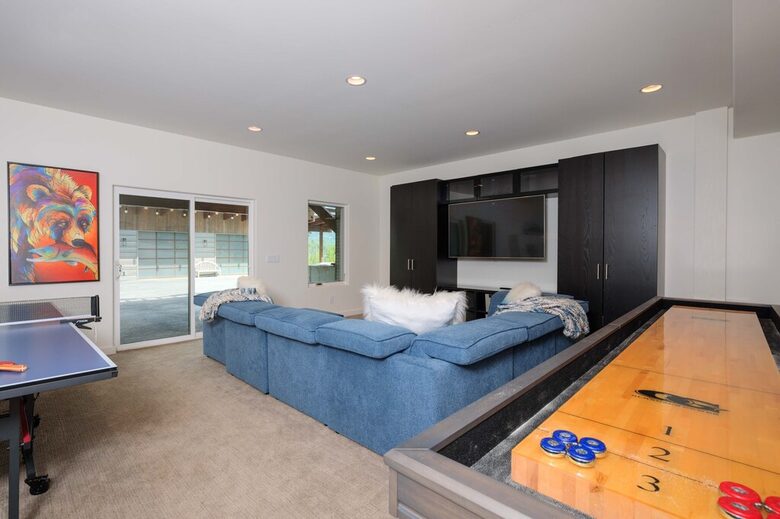 Modern Mountain Retreat with Stunning Views + Amenities Galore - Big Sky, Montana