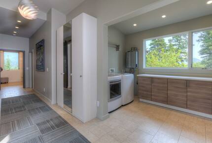 Modern Mountain Retreat with Stunning Views + Amenities Galore - Big Sky, Montana