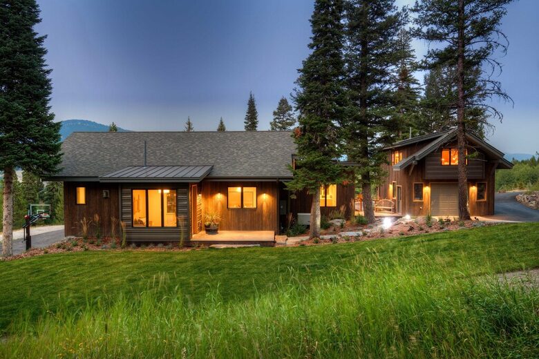 Modern Mountain Retreat with Stunning Views + Amenities Galore - Big Sky, Montana