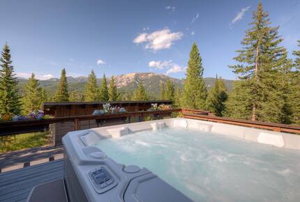 Modern Mountain Retreat with Stunning Views + Amenities Galore - Big Sky, Montana