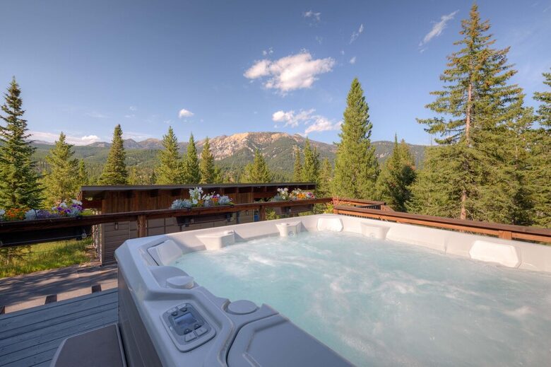 Modern Mountain Retreat with Stunning Views + Amenities Galore - Big Sky, Montana