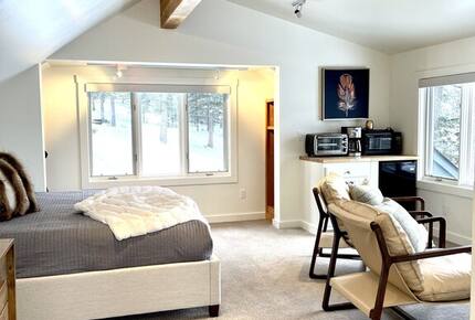 Modern Mountain Retreat with Stunning Views + Amenities Galore - Big Sky, Montana