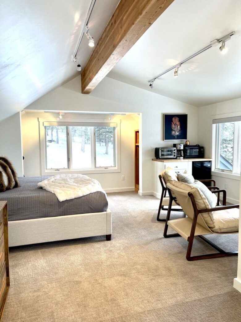 Modern Mountain Retreat with Stunning Views + Amenities Galore - Big Sky, Montana