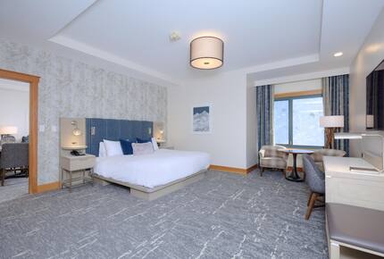 Summit Hotel Suite Ski-In/Ski-Out with Pool, Fitness, Spa - Big Sky, Montana